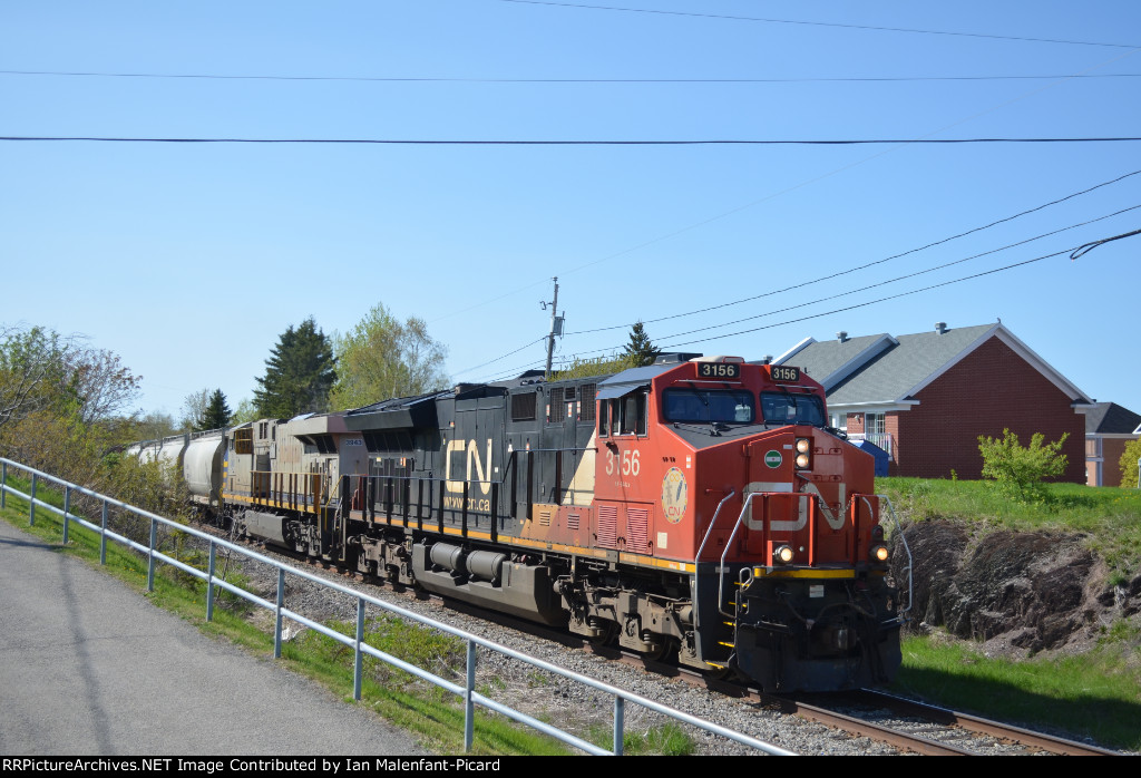 CN 3156 leads 402 at MP 124.62